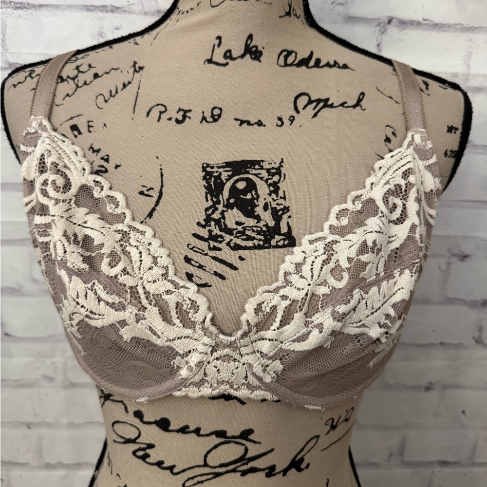 Wacoal Bra Size 34DD Instant‎ Icon Underwire Bra Cafe Au Lait Sexy Plunge 851322